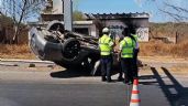 Foto ilustrativa de la nota titulada Accidente en Cajeme: Vuelca vehículo en carretera México 15 y deja una persona lesionada