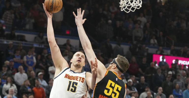 Jokic no pudo evitar la derrota de Denver