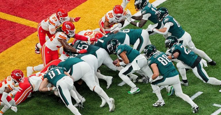 Las Águilas aprovechan muy bien esta jugada