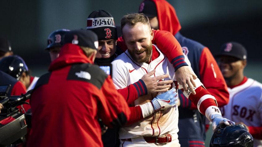 Boston aprovecha los errores de Toronto y rescata el último de la serie en casa