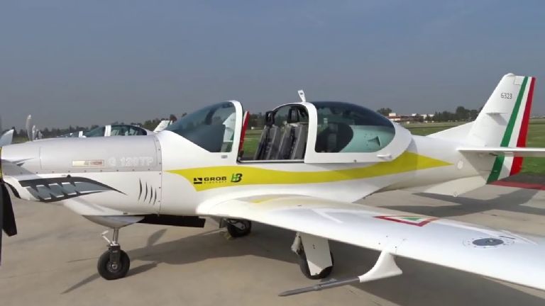 Avión Grob G-120TP de la Fuerza Aérea Mexicana