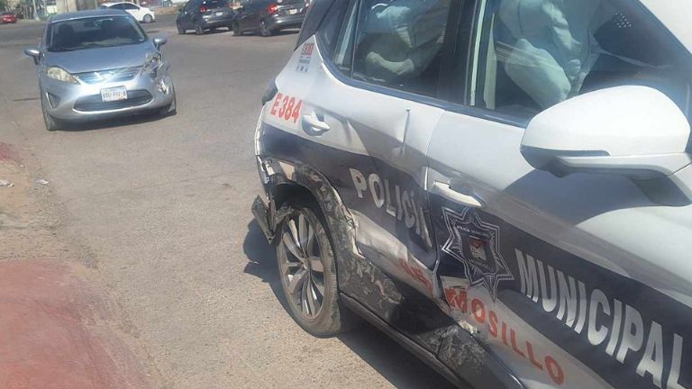 Patrulla de la Policía de Hermosillo choca durante persecución por robo