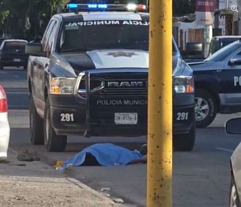El cuerpo fue encontrado tendido sobre la calle Tabasco