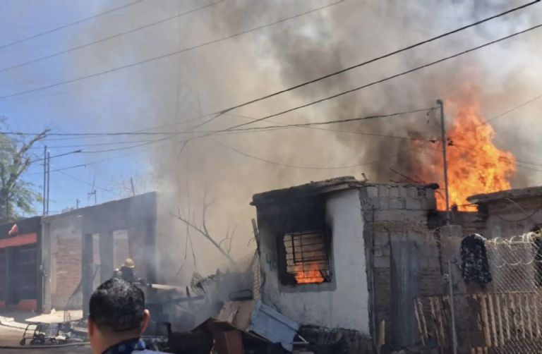 El incendio movilizó a elementos de diferentes órdenes del Gobierno de Sonora. Foto: Facebook