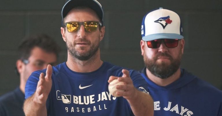 El lanzador avanza en su recuperación