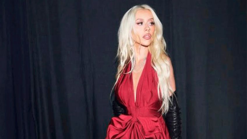 VIDEO: Captan a Christina Aguilera disfrutando de un paseo en una trajinera de Xochimilco