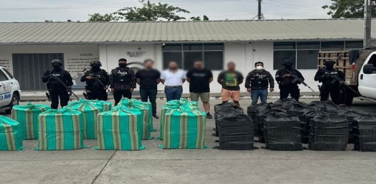 Fueron acusados por narcotráfico los detenidos en embarcación