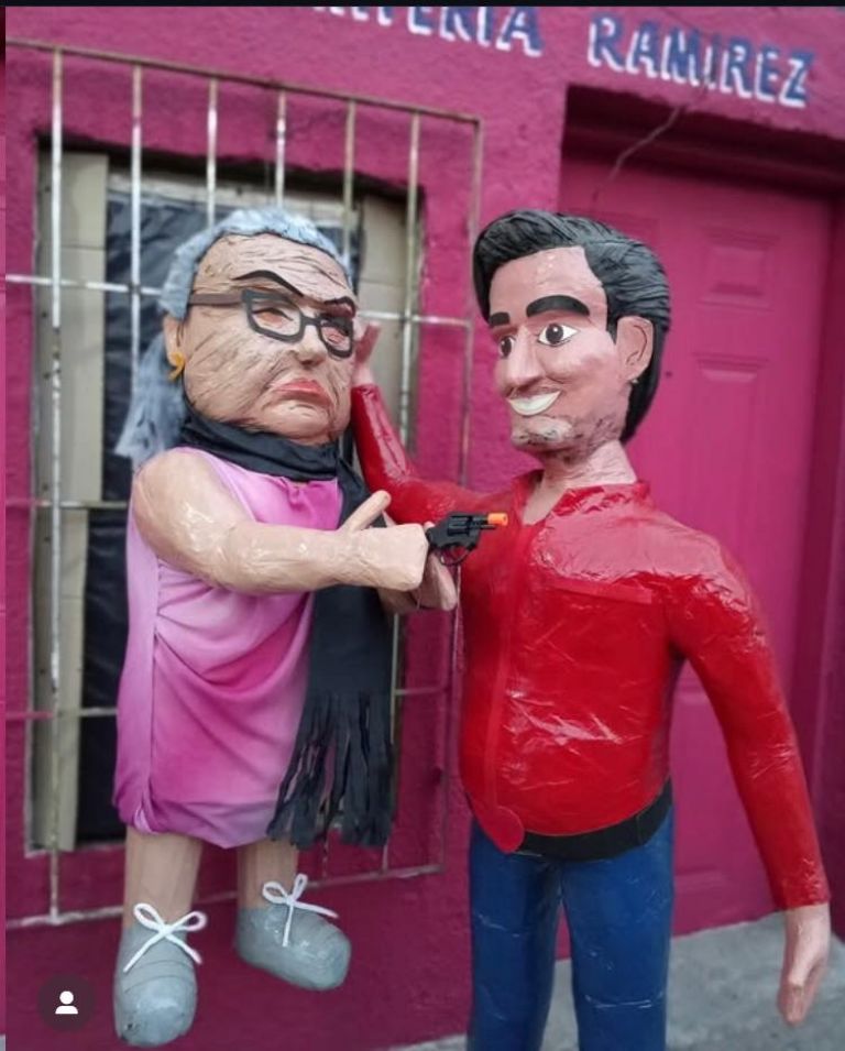 Piñata de Carlota 'N' amenazando a Peña Ortiz