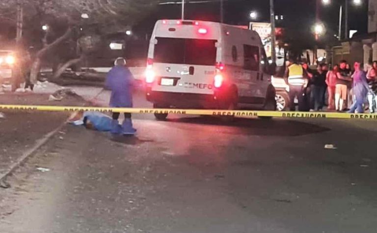 El cuerpo de la víctima quedó tendido sobre el asfalto