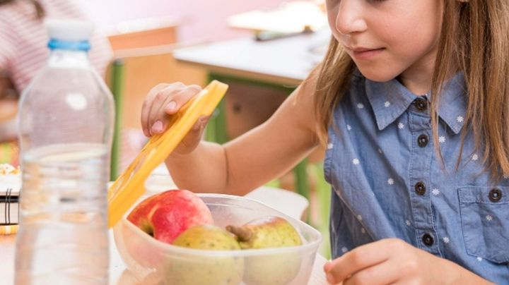 Prohiben alimentos chatarra en las escuelas: ¿Qué pasa si un niño lleva este tipo de comida?