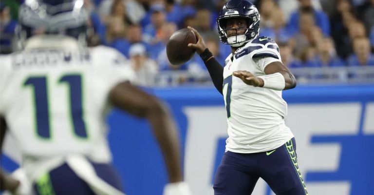 Raiders esperan que Geno les de seguridad a la ofensiva