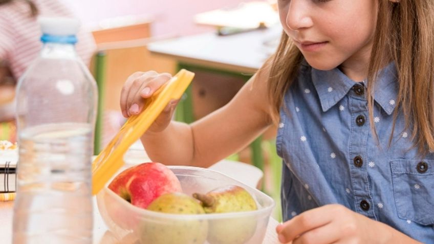 Prohiben alimentos chatarra en las escuelas: ¿Qué pasa si un niño lleva este tipo de comida?