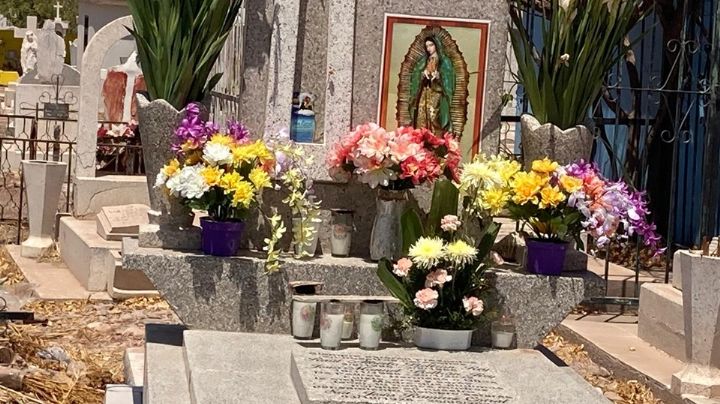 Cajemenses visten de colores los camposantos este Día de las Madres