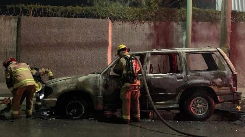 Jóvenes provocan el incendio de tres vehículos en colonia El Mariachi en Hermosillo