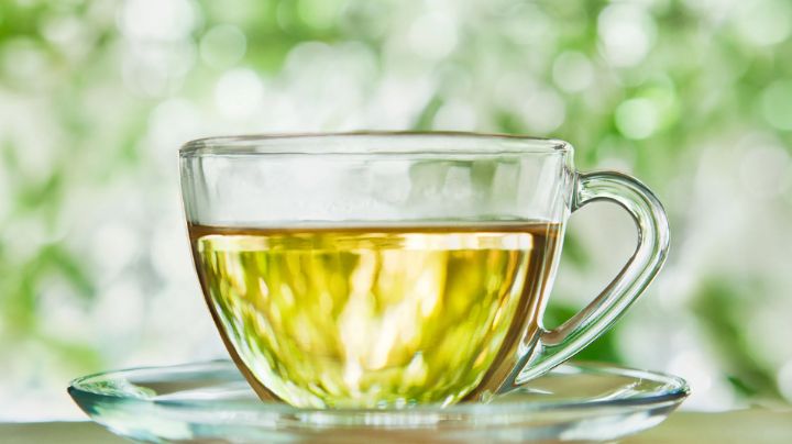 Toma una taza diaria de este té para reducir la inflamación abdominal y perder peso
