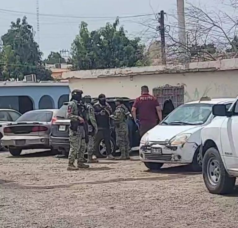 Hallan camioneta baleada en la colonia Hidalgo