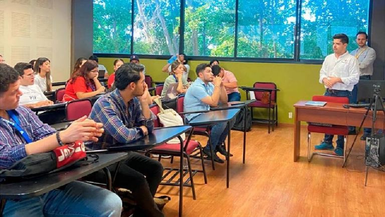 Jóvenes universitarios de Cajeme ponen bajo la lupa contratos del gobierno municipal