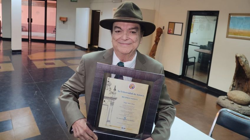 Unison entrega reconocimientos a maestros con 25 y hasta 55 años de trayectoria