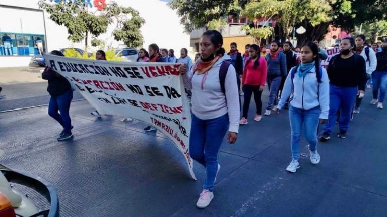 Marcha de normalistas de Oaxaca.jpg