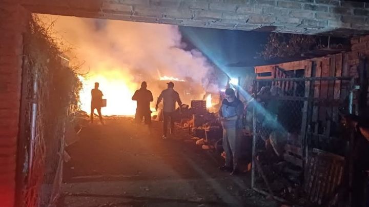 Voraz incendio en Ciudad Obregón, Sonora, causa pánico y consume tres viviendas