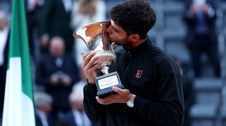 Carlos Alcaraz domina de nuevo a Jannik Sinner y se corona en el Abierto de Italia