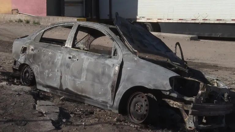 Incendiar vehículos nuevo reto viral en las redes sociales