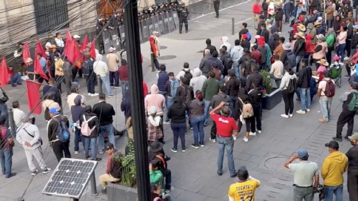 VIDEO: ¿Se cancela la 'Mañanera' de Sheinbaum? CNTE bloquea accesos a Palacio Nacional