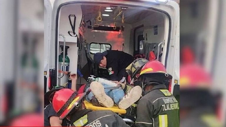 Autobús escolar colisiona con camión de carga y deja 6 lesionados en Tlalnepantla de Baz