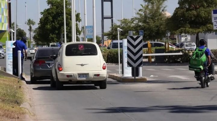 Bajaron las ventas por cobro de estacionamiento, reclaman comerciantes a Plaza Sendero