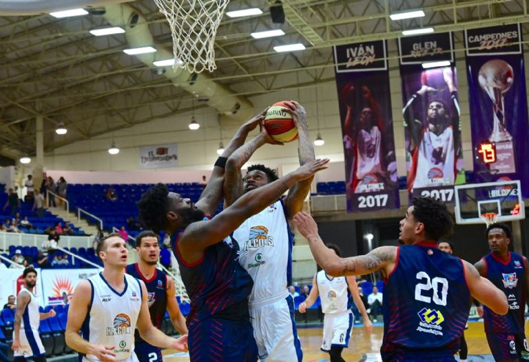 Halcones despierta y en el último cuarto le arrebata la victoria a Ostioneros en los playoffs