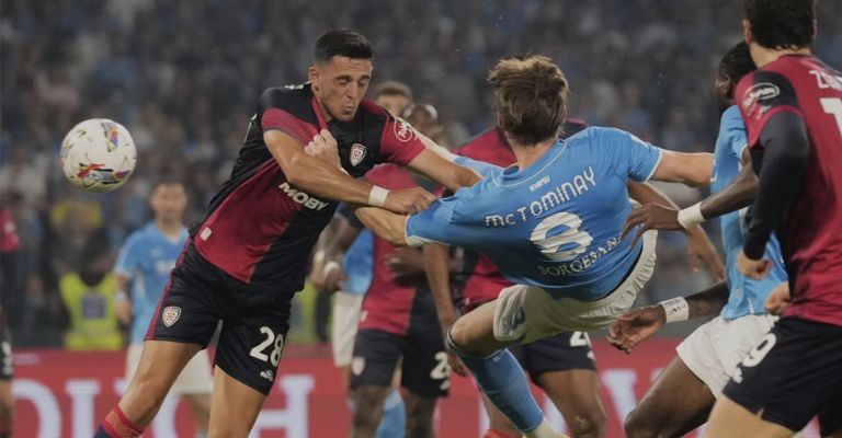 McTominay se lanza para conseguir el primer gol