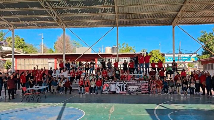 Maestros de Guaymas y Empalme acuerdan continuar el paro laboral de manera indefinida