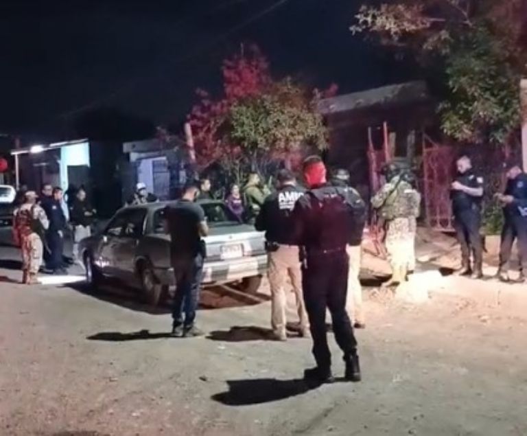 El hombre se encuentra recibiendo atención médica  