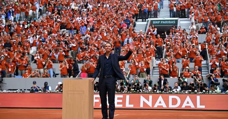 El español recibió la admiración de miles de aficionados