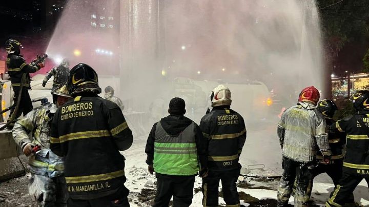 Precaución: Volcadura de pipa de Pemex obliga a cerrar el Periférico en CDMX