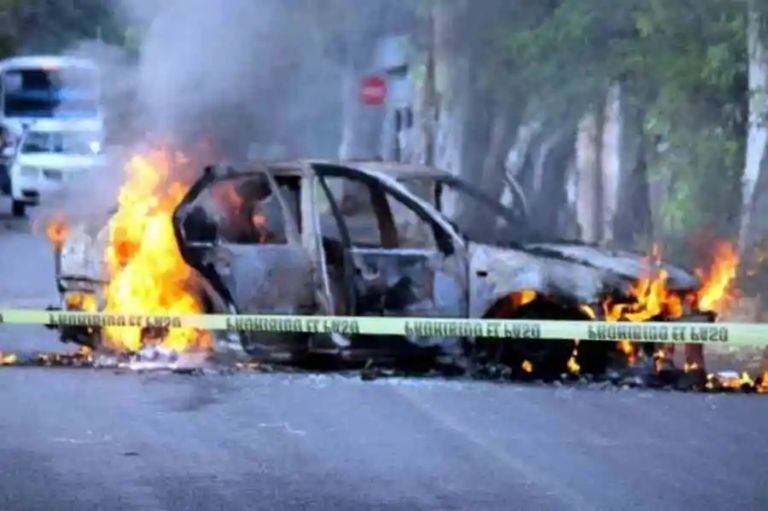 Un vehículo fue incendiado con una persona calcinada en Salamanca