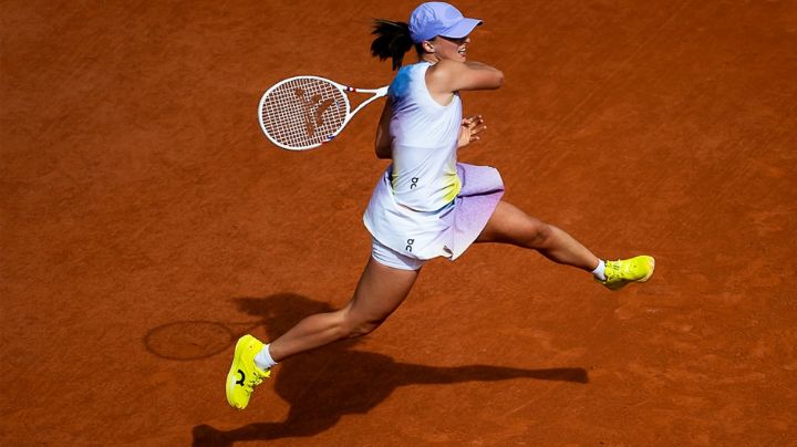 París le sienta bien; Swiatek vence a Raducanu en el Abierto de Francia