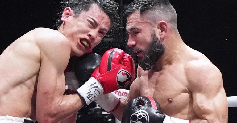 Eduardo 'Sugar' Núñez hace la hombría y le arrebata el título de campeón mundial en Japón al local  Masanori Rikishi 