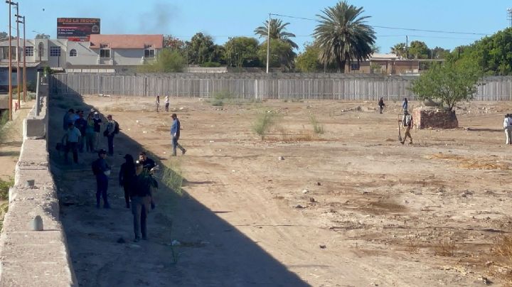 Buscan fosas clandestinas en viejos terrenos del ferrocarril en Empalme
