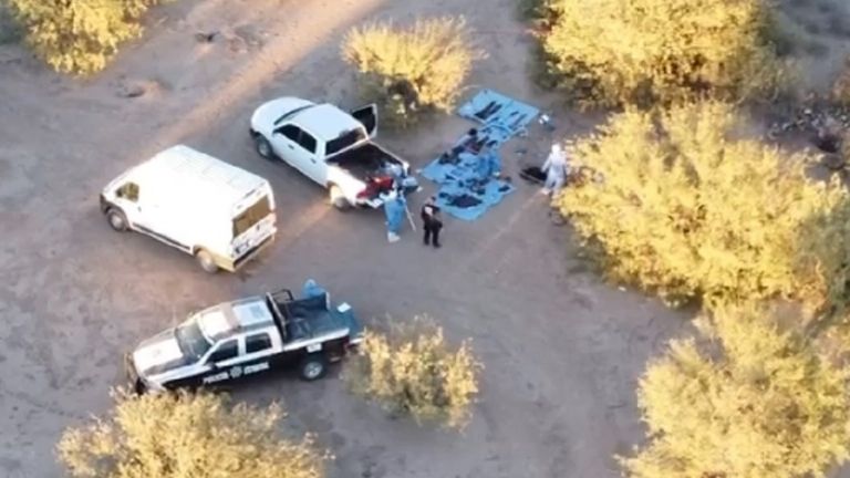 Buscan fosas clandestinas en viejos terrenos del ferrocarril en Empalme