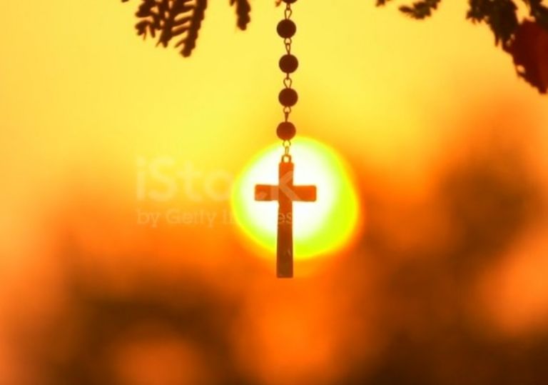 Para los creyentes la cruz es el signo del Sacrificio de Jesús