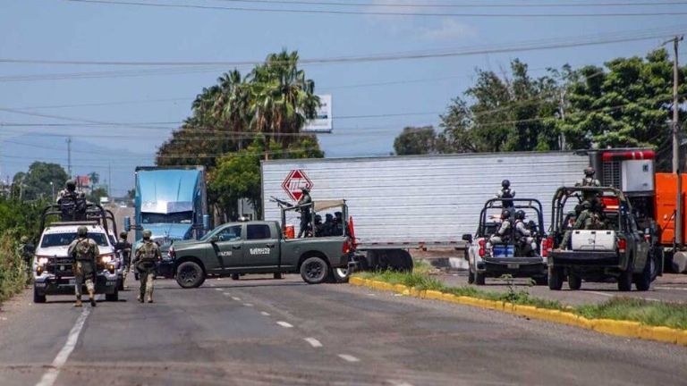 Violencia en Sinaloa enfrentamiento armado deja bloqueos en varias carreteras 