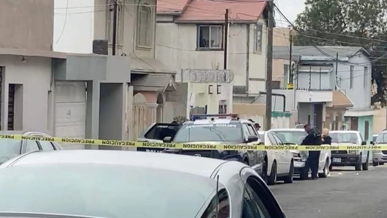 Al registrar la casa encontraron indicios balísticos, múltiples bolsos de mujeres y drogas