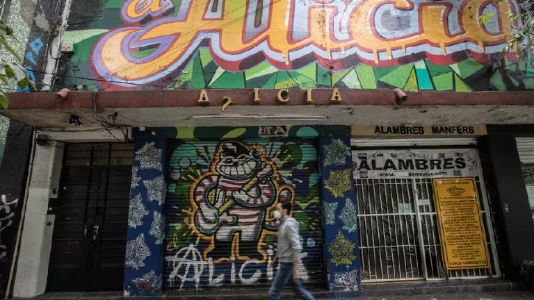 Gobierno federal y capitalino rechazan operativo que cerró el Multiforo Alicia en CDMX