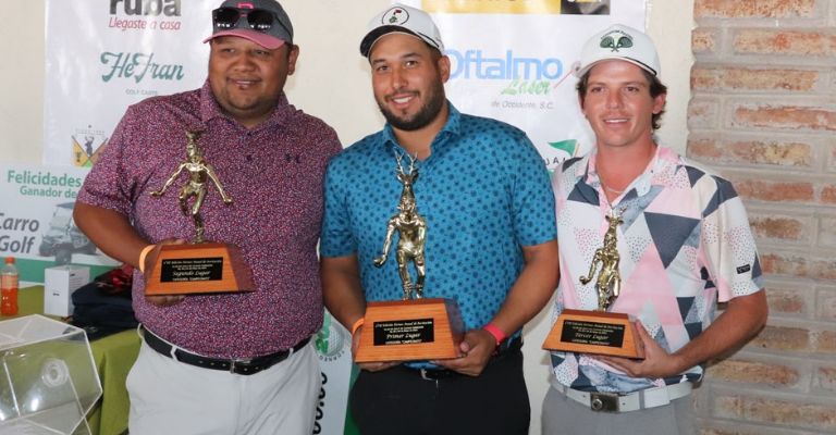 Flores, escoltado por Medina y Reyes