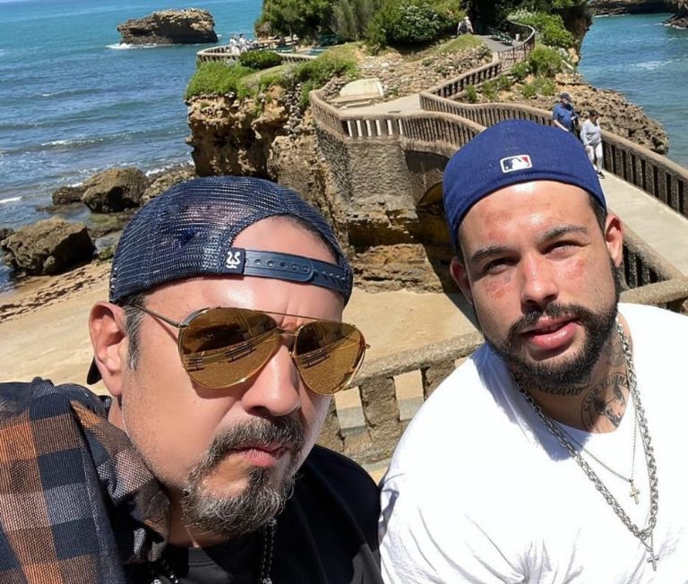 Pepe Aguilar con su hijo mayor Emiliano Aguilar