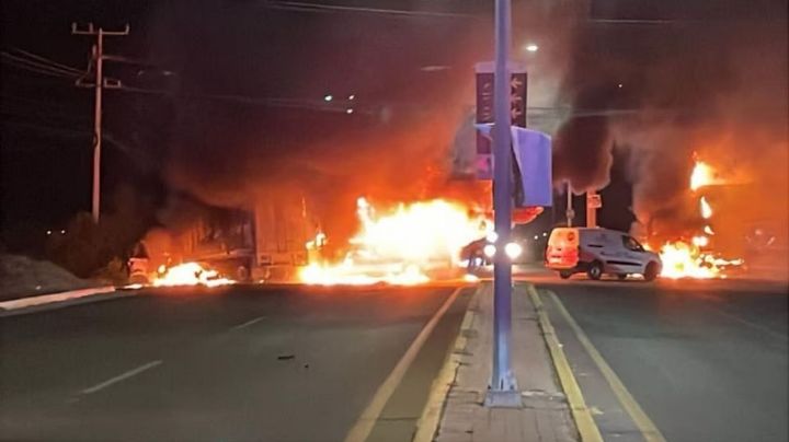 Sinaloa vive jornada violenta en tres municipios; deja narcobloqueos y enfrentamientos