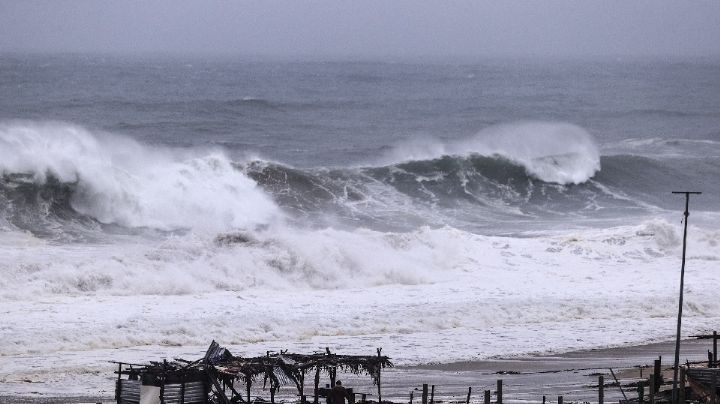 Conagua anuncia la presencia de la tormenta tropical Dalila en costas de cuatro estados