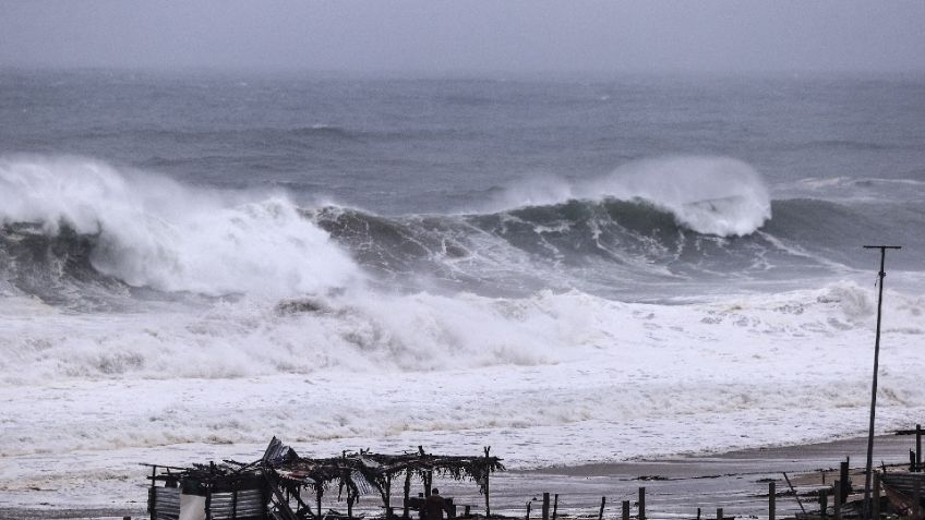 Conagua anuncia la presencia de la tormenta tropical Dalila en costas de cuatro estados