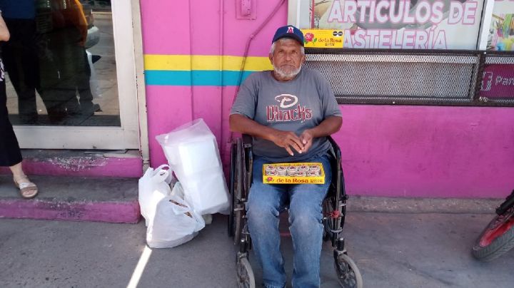 Samuel no se rinde: vende mazapanes mientras espera cirugía en centro de Empalme